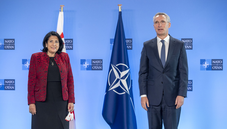 La NATO chiede alla Georgia di continuare le riforme
