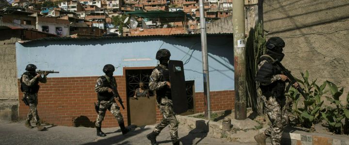 Venezuela. Scontri tra polizia e narcotrafficanti in alcuni barrios di Caracas