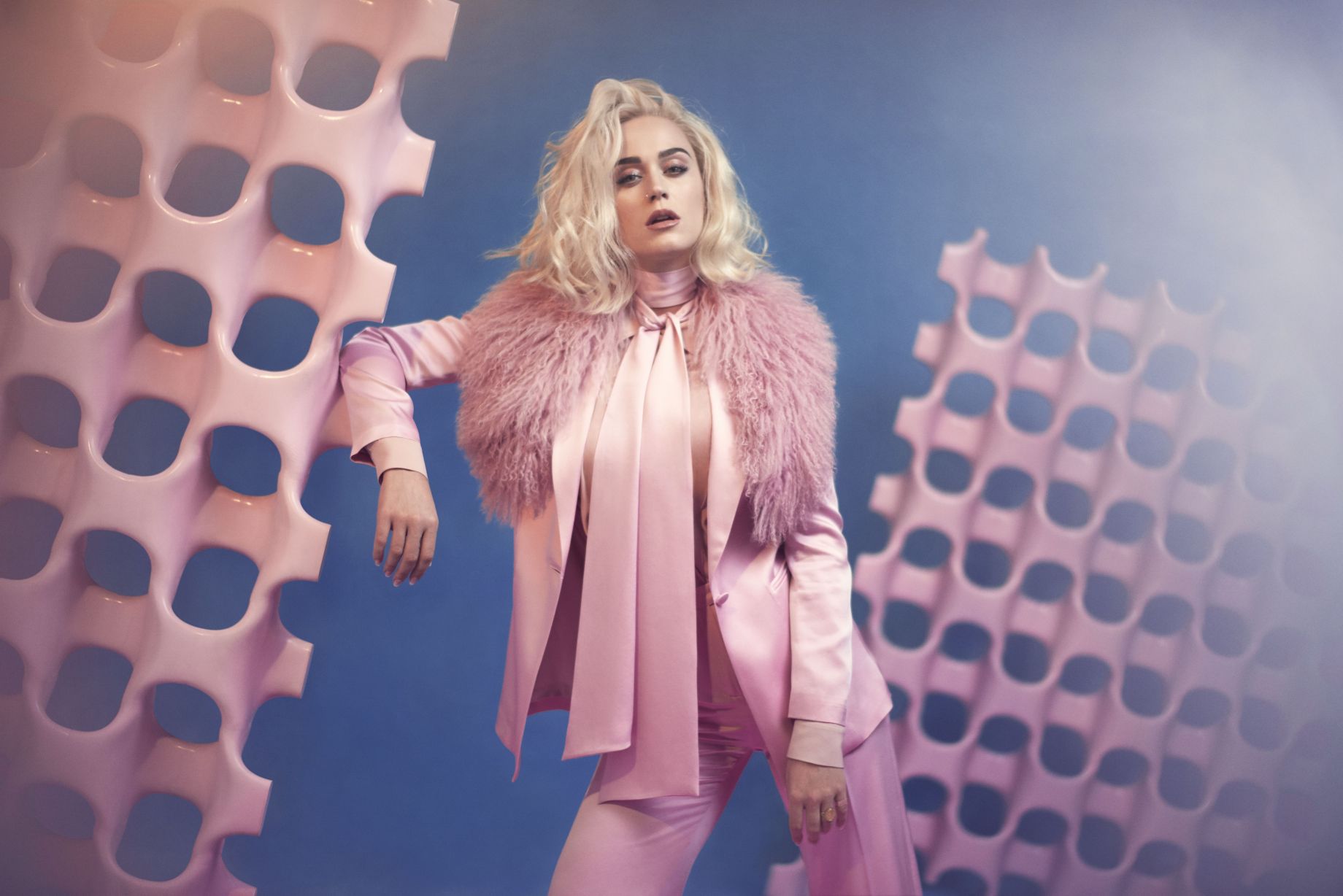 Chained To The Rhythm di Katy Perry vende al popolo una rivoluzione “elite-friendly”