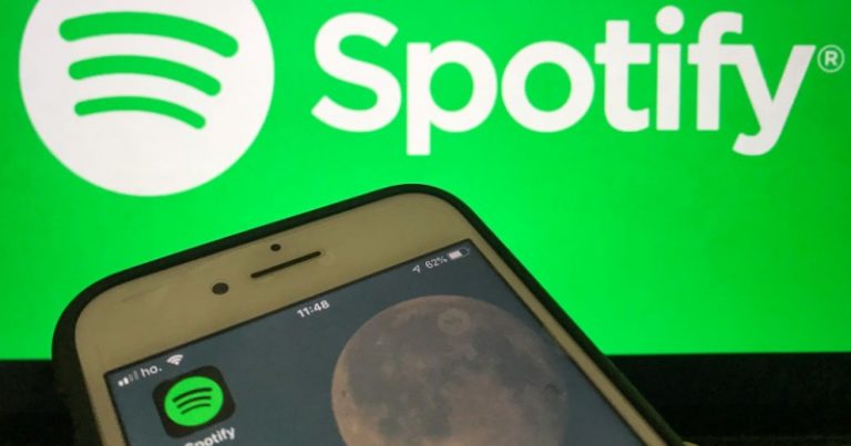 Spotify ottiene un brevetto per spiare la voce degli utenti in modo da capirne lo “stato emotivo”. La tecnologia rileverà anche i rumori ambientali di fondo.