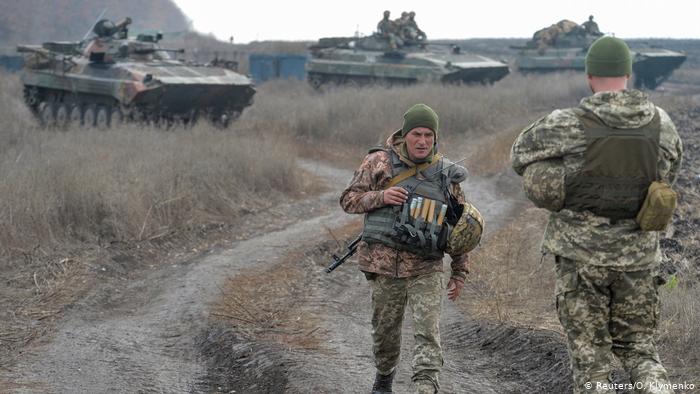 Continua il rafforzamento militare dell’Ucraina contro il Donbass ribelle, si teme la guerra estiva