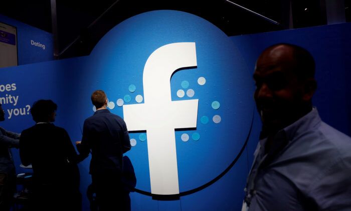 Usa, democratici vogliono più censura da Facebook, Google e Twitter