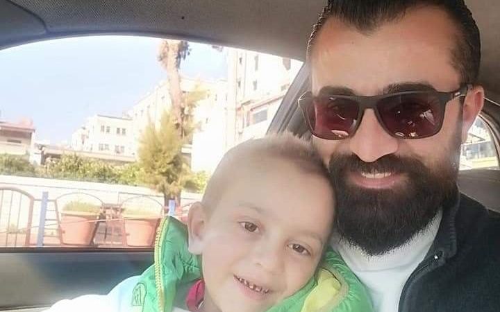 Un minuto per il piccolo siriano Jad. Ucciso dalle criminali sanzioni USA-UE