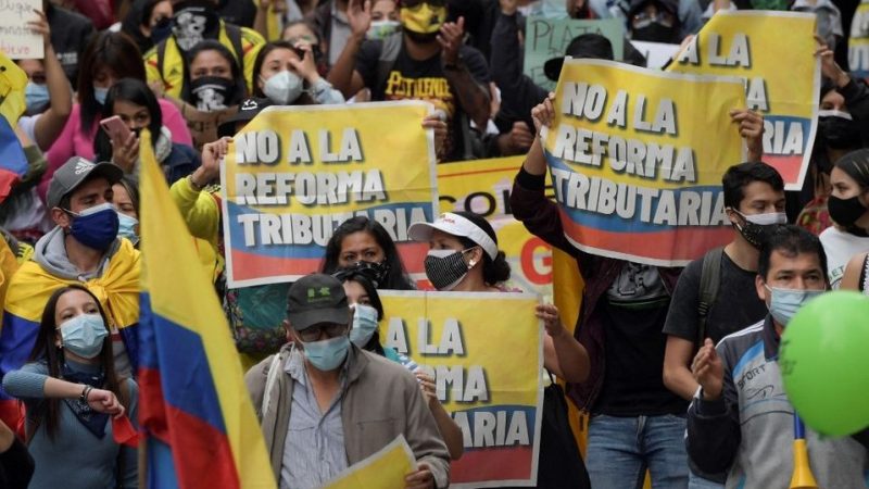 Colombia, tra morti e repressione Duque annuncia cambiamenti nella riforma fiscale