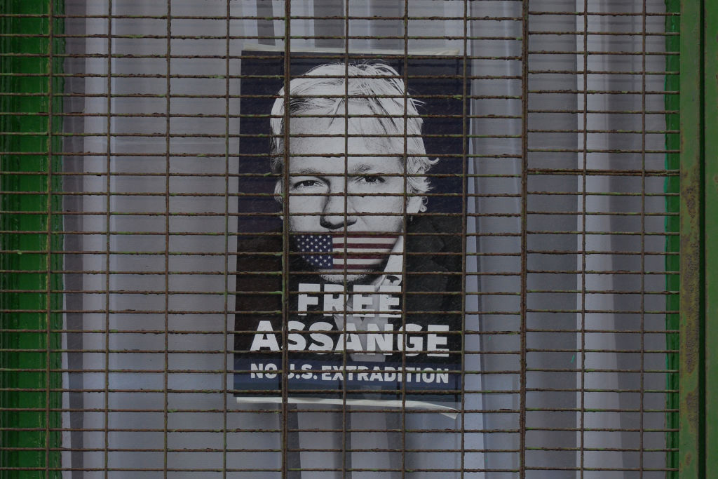 Ex agente CIA: “Assange non avrà una giuria imparziale”