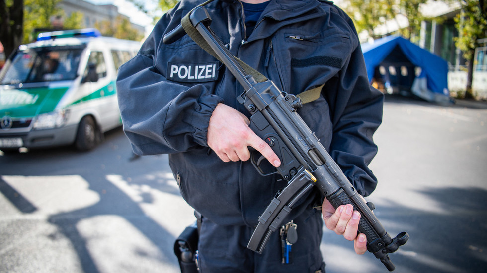 Polizia tedesca chiude piattaforma pedopornografica con 400.000 utenti