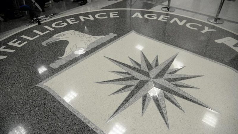 Uomo armato ucciso presso il quartier generale della CIA