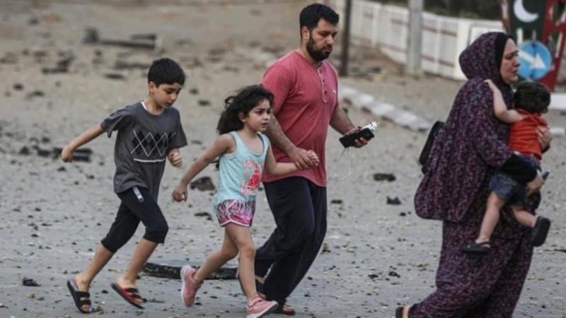 Video. In Italia si veglia, ma sono i palestinesi ad essere linciati o uccisi dalle bombe israeliane