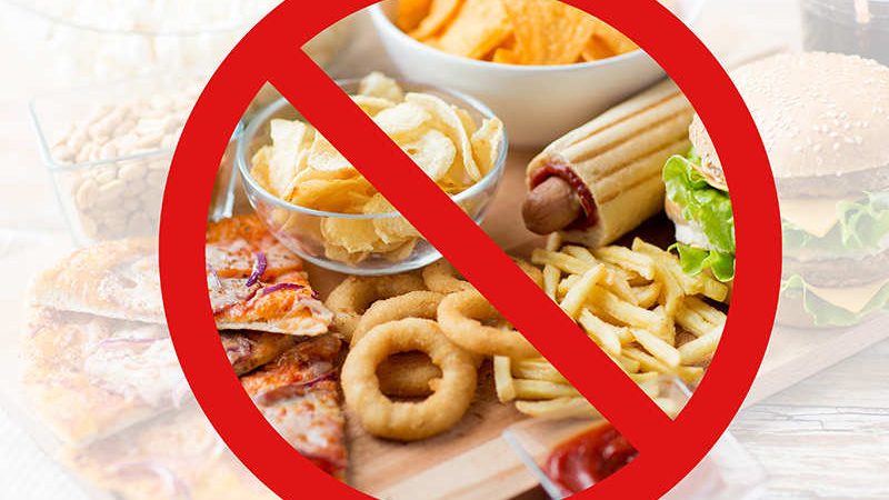 Il Regno Unito vieta la pubblicità del cibo spazzatura prima delle 21:00