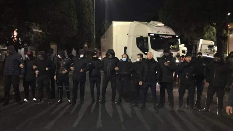 Immagini shock. Aggressione squadrista contro i lavoratori FedEx di Piacenza in lotta