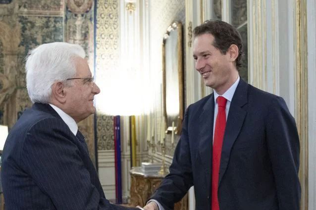 John Elkann è “bel cavaliere”
