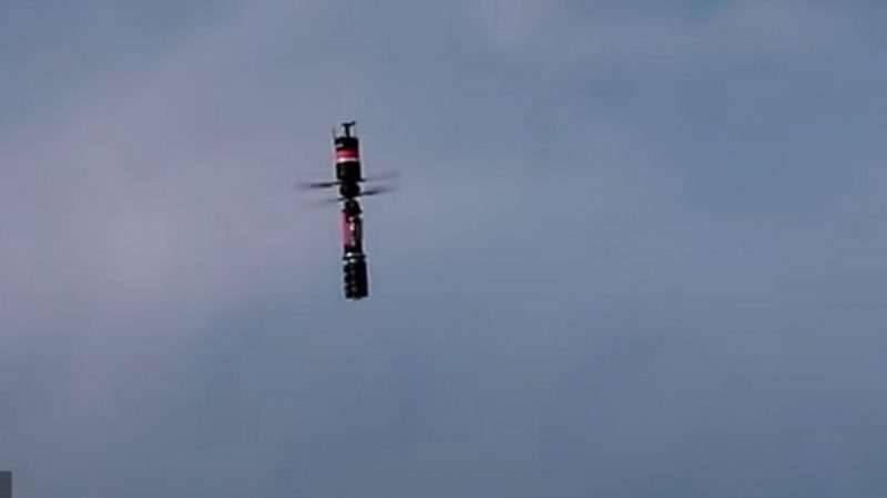 L’ultima arma di difesa DARPA fa fuori i droni usando… nuvole di coriandoli
