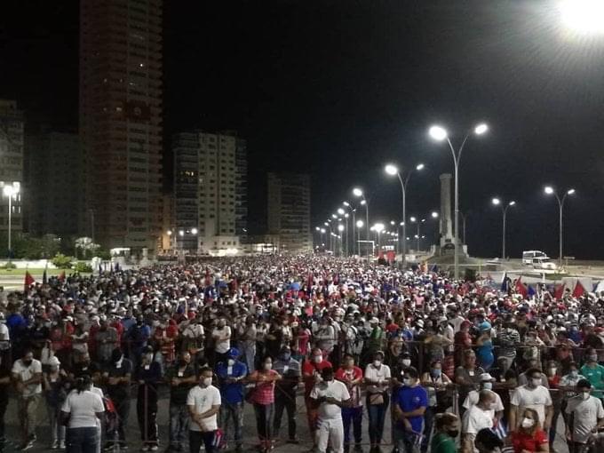 Cuba, il popolo in piazza per difendere il processo rivoluzionario