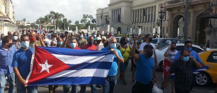 Cuba. Il popolo in piazza respinge le provocazioni dei contras