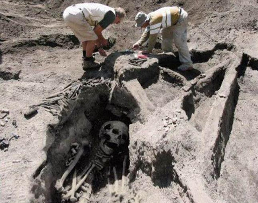 Giganti in Sardegna: scheletri di 4 metri spariti nel nulla