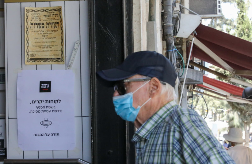 Il primo ministro israeliano Bennett valuta se implementare una terza dose di vaccino mentre i casi raggiungono quota 2000