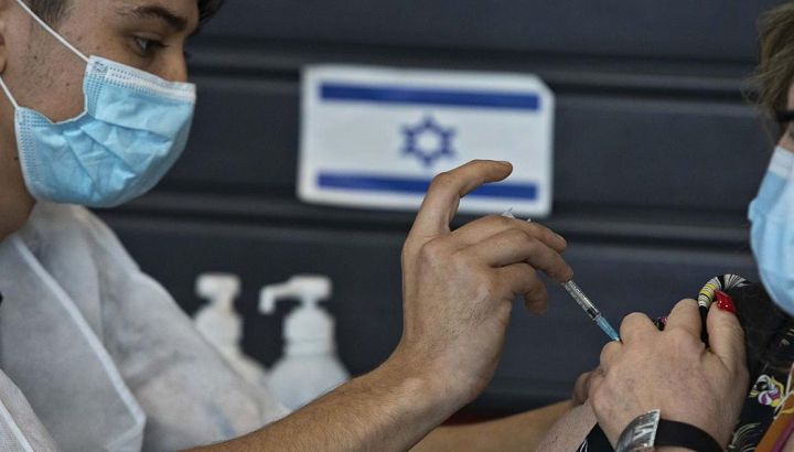 Mosca: “Non spetta alla Cancelleria francese dire a paesi e popoli con quali vaccini immunizzarsi”