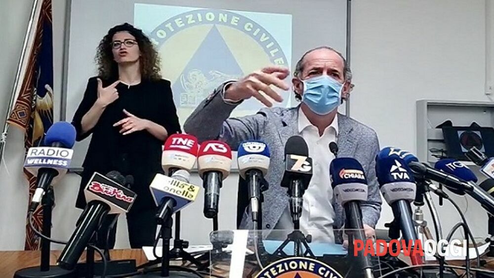 Veneto, congelate sospensioni medici non vaccinati: “non basta il personale”