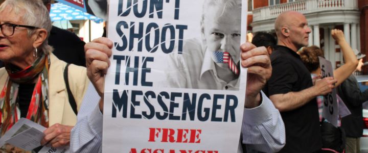 Afghanistan. Gli orrori di venti anni di guerra. Assange va liberato
