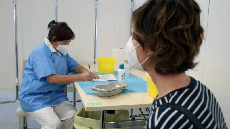 Casi Covid nel Regno Unito. Quello che non vi dicono sui nuovi “sorprendenti” dati