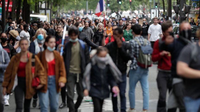 Manifestazioni in tutta la Francia contro il Pass Sanitario di Macron