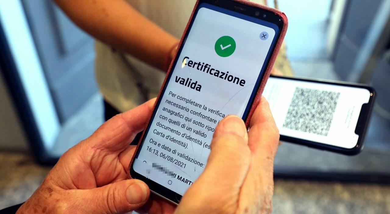 Sicilia, sospesa ordinanza su obbligo green pass negli uffici pubblici