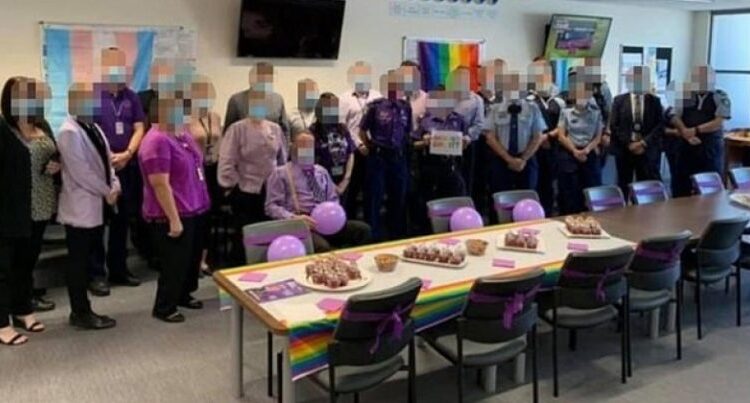 Australia: niente lockdown per una festa in ufficio a tema LGBT