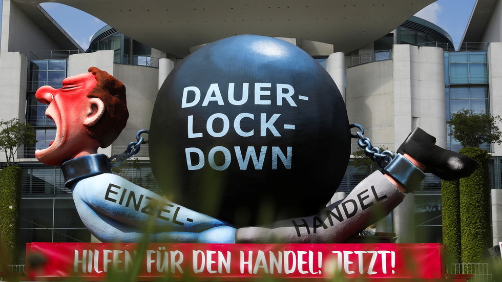 Facebook censura un gruppo anti-lockdown tedesco in base a nuove regole per impedire agli utenti di amplificare idee “dannose”