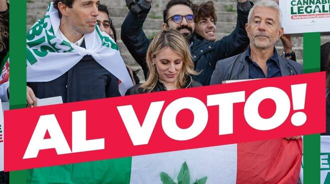 Consegnate le firme del Referendum Cannabis Legale