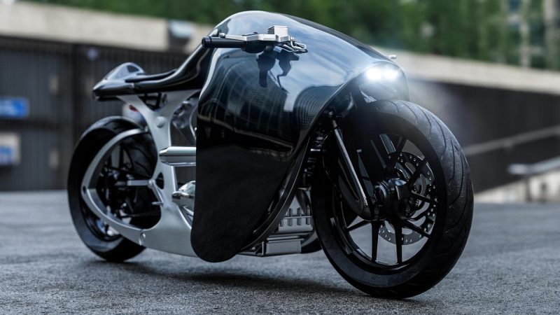Supermarine, che coraggiosa questa moto dal design “organico”