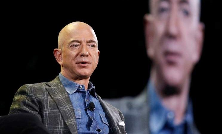 Jeff Bezos: la Terra sarà un luogo turistico per chi nascerà nello spazio