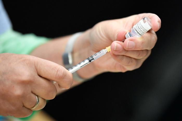 La FDA vuole aspettare fino al 2076 per rilasciare i dati completi sui vaccini Pfizer