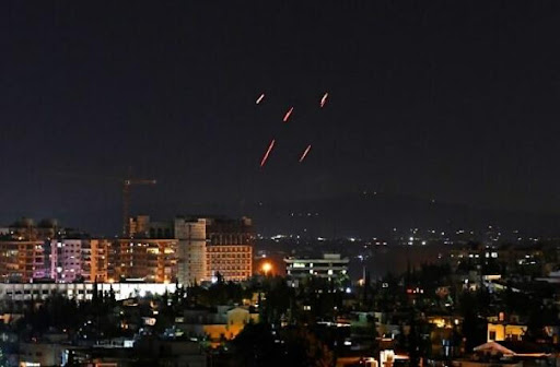 Siria. Raid israeliano provoca morti e feriti. Razzi su una base militare Usa in Siria