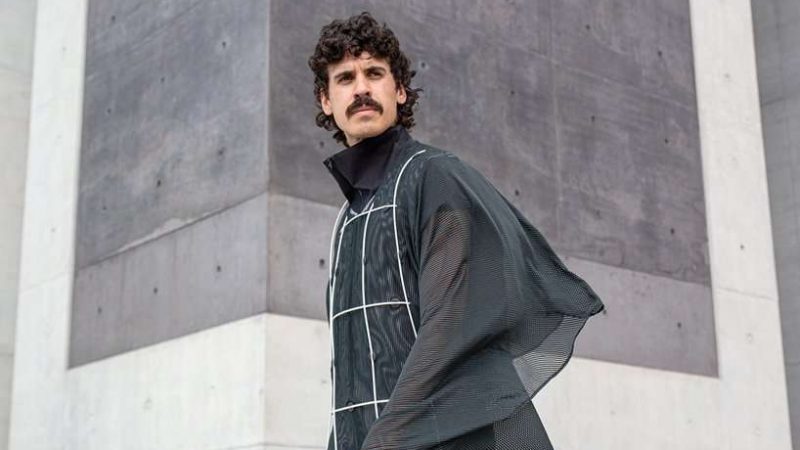 Mettereste questo poncho per ingannare gli algoritmi di videosorveglianza?