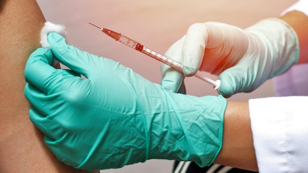 Studio medico visita gratis i danneggiati da vaccino: boom di richieste
