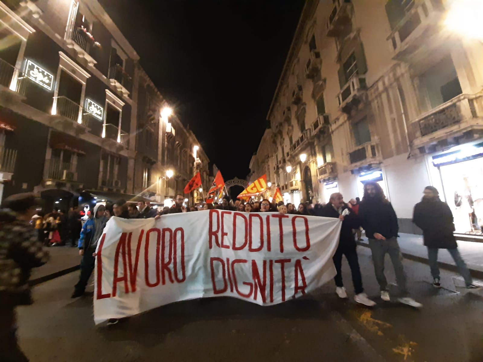 Al grido “Reddito, Lavoro, Dignità” ieri pomeriggio a Catania corteo in difesa del RdC
