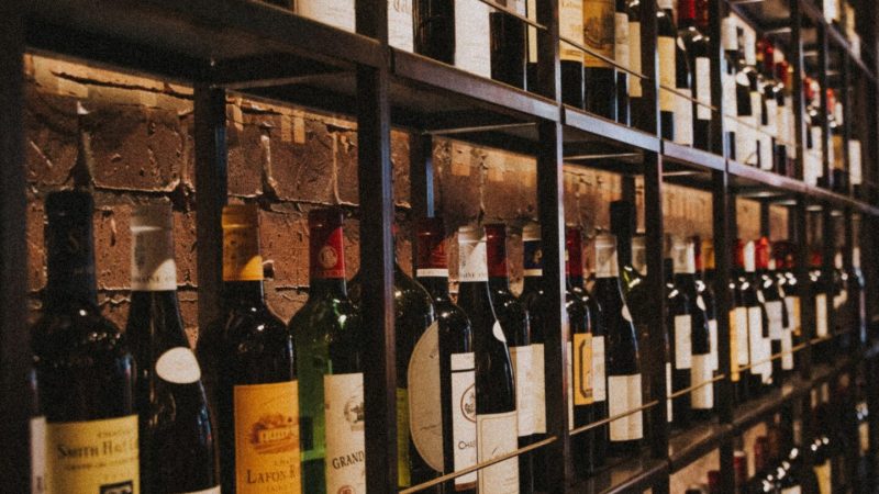 Etichette e alcolici, il cortocircuito proibizionista