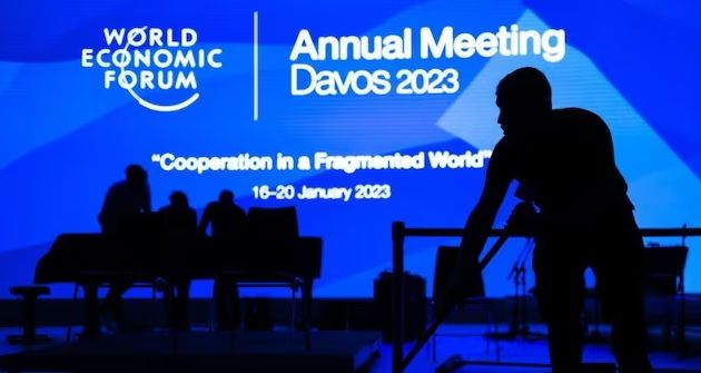 Luci, azione, reset! A voi il Freak Show di Davos