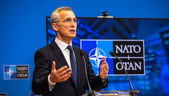 Stoltenberg: "la NATO intende rendere l'esercito ucraino ancora più forte dopo il conflitto"