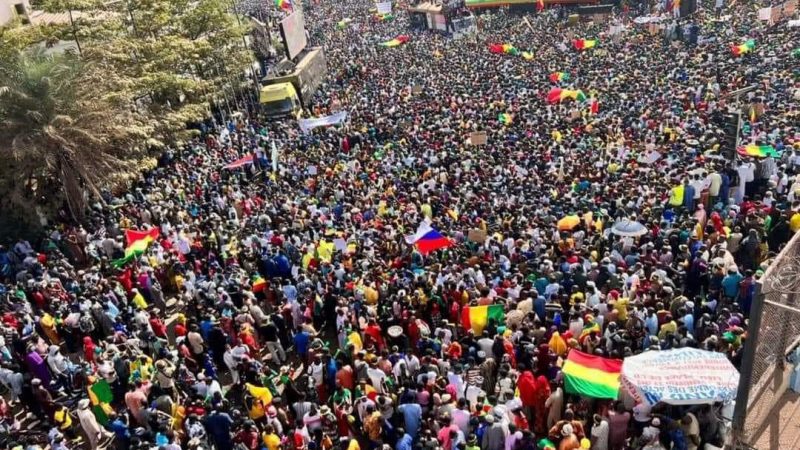 I movimenti popolari dell’Africa occidentale chiedono maggiore unità dopo l’annuncio della “riorganizzazione” militare da parte della Francia