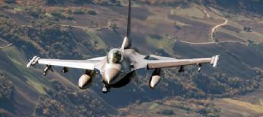 analista USA: Fornire F-16 a Kiev sarebbe un effetto boomerang