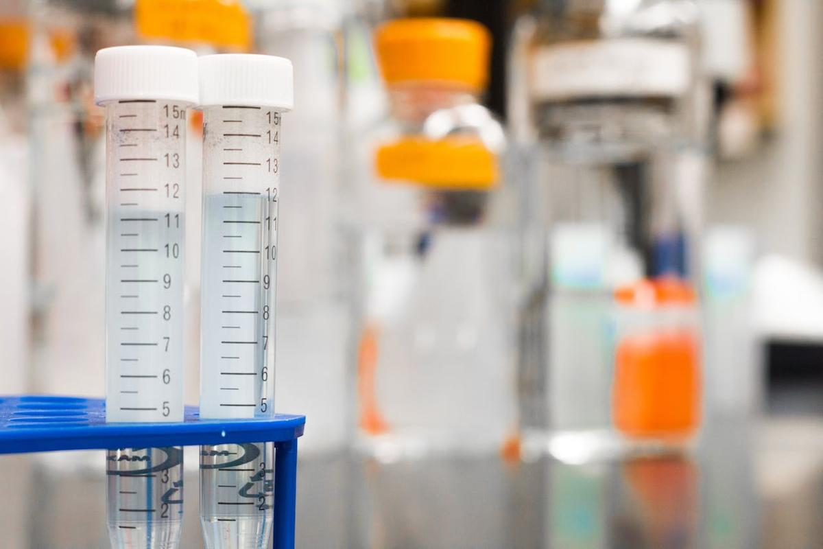 Pfas, l’industria minimizza i rischi del Tfa nel silenzio delle istituzioni europee